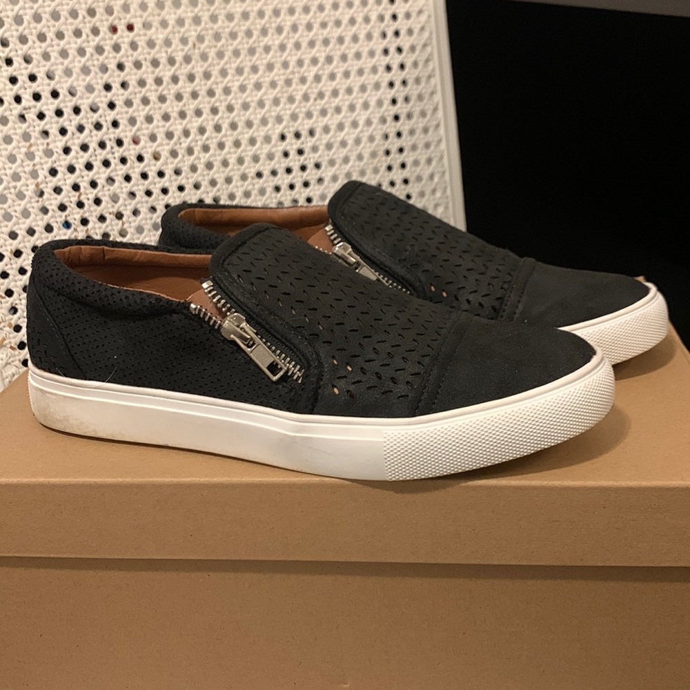 Report slip on sneakers